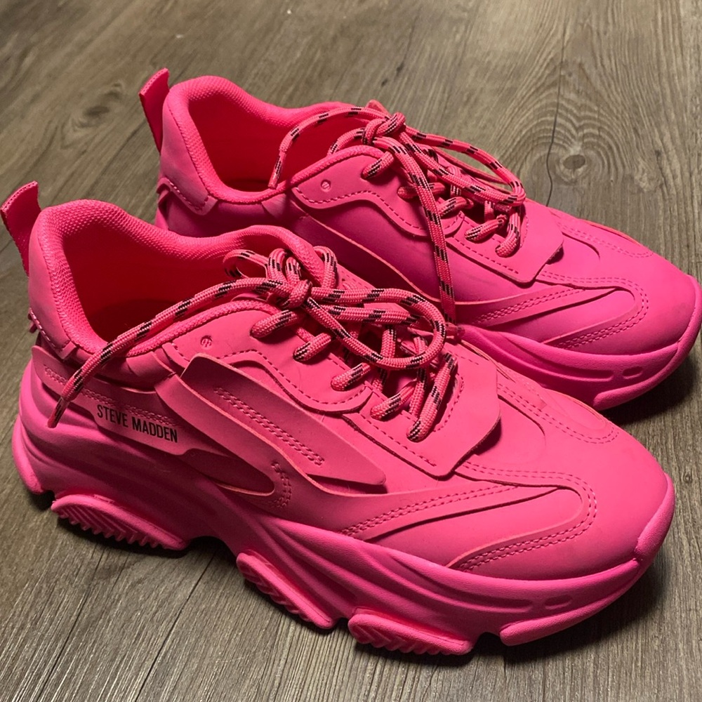 🔥 Steve Madden Women’s Sneakers

Women’s Sz. 6

Used - Excellent condition!